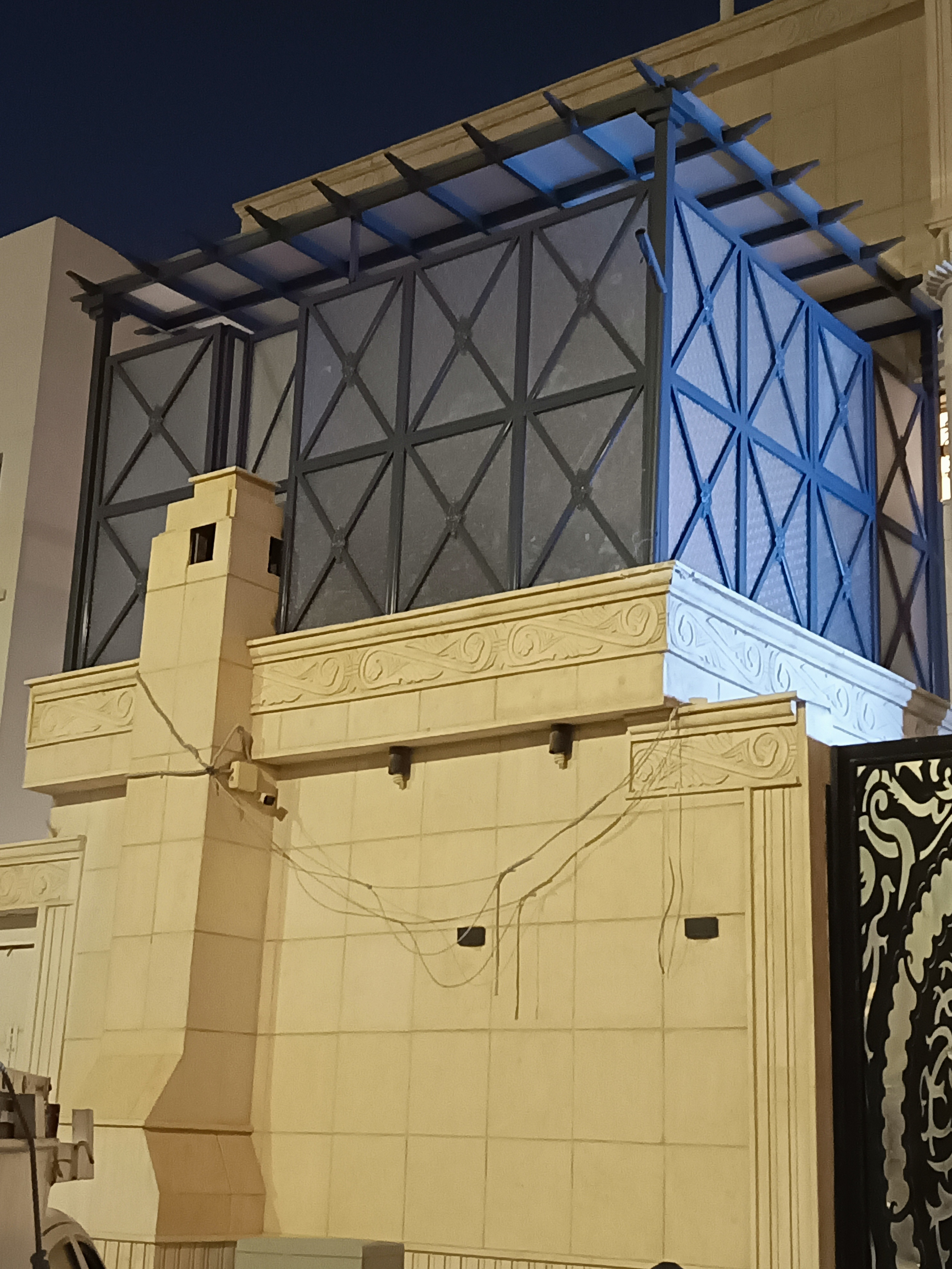 برجولات وساتر مربعات لكسان